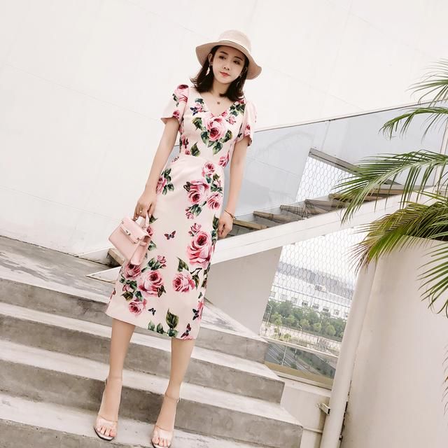 新发现一种“玫瑰裙”，36岁老婆穿上白嫩似少女，女人味挡不住