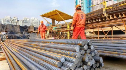  工人|工地工人发明钢筋弯箍机，无误差加工60种图形，1小时能加