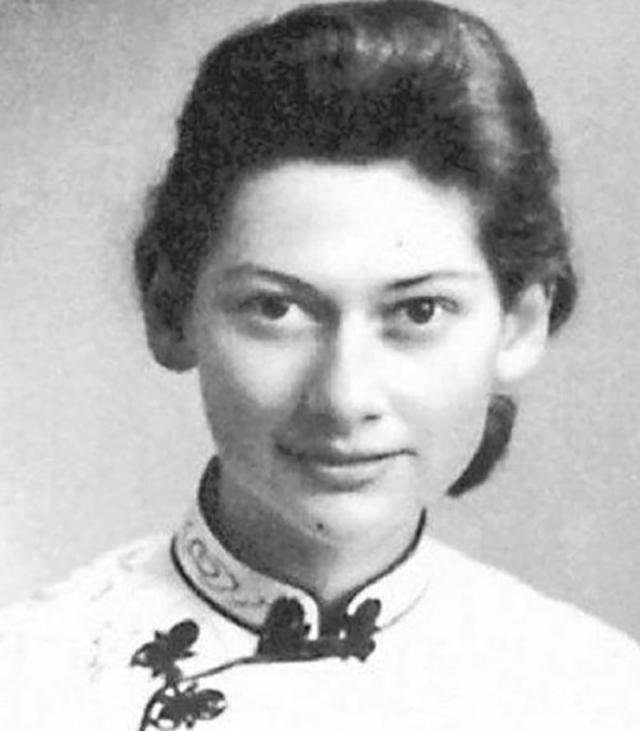 杨宪益:她不听父母劝阻远嫁中国,多年后母亲预言的悲剧成真,却说不后悔