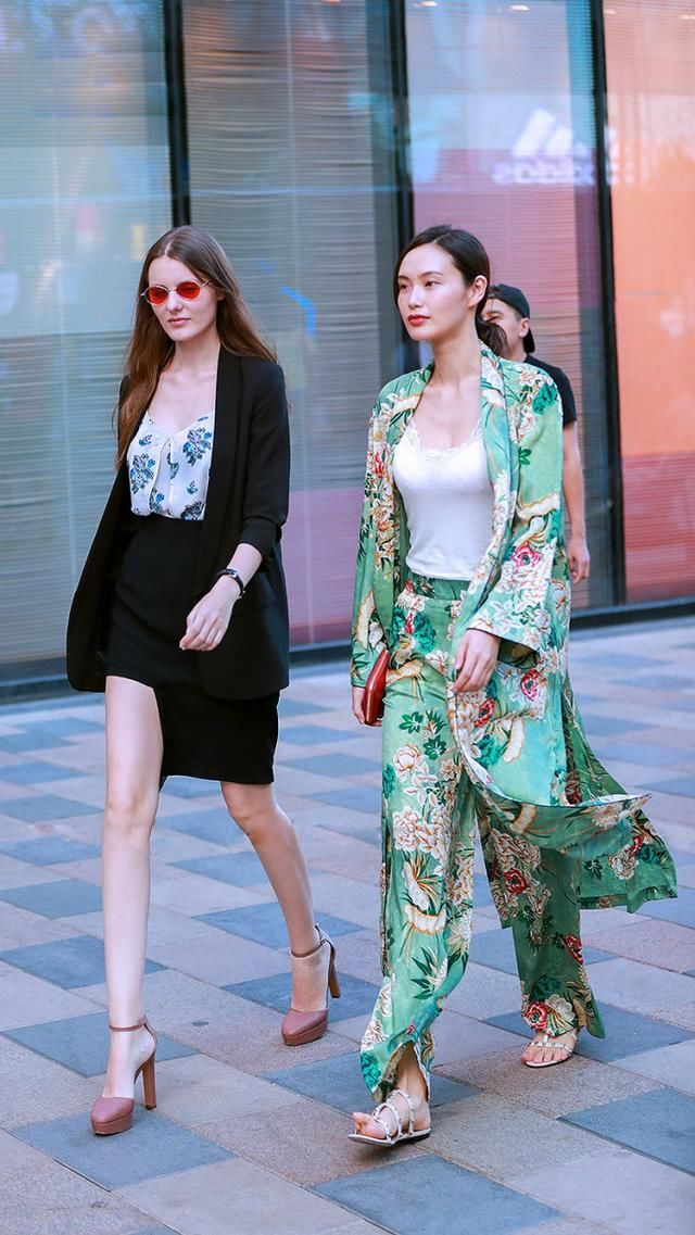 街拍:三里屯的街拍达人教你如何清爽整个夏天!