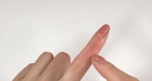  刷牙■牙膏只能刷牙？教你牙膏的4个小妙招，学会又省一笔