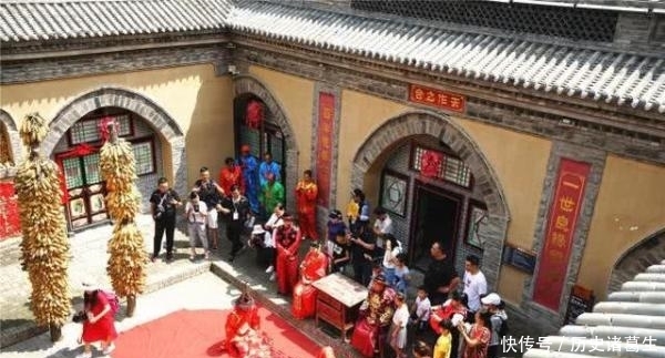河南最奇怪的村子，明明居住着上千人，在村内却看不到房子！