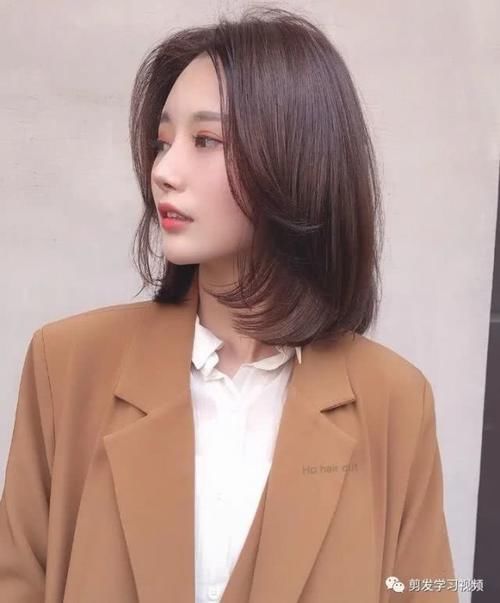  换季：夏季换季就该换发型