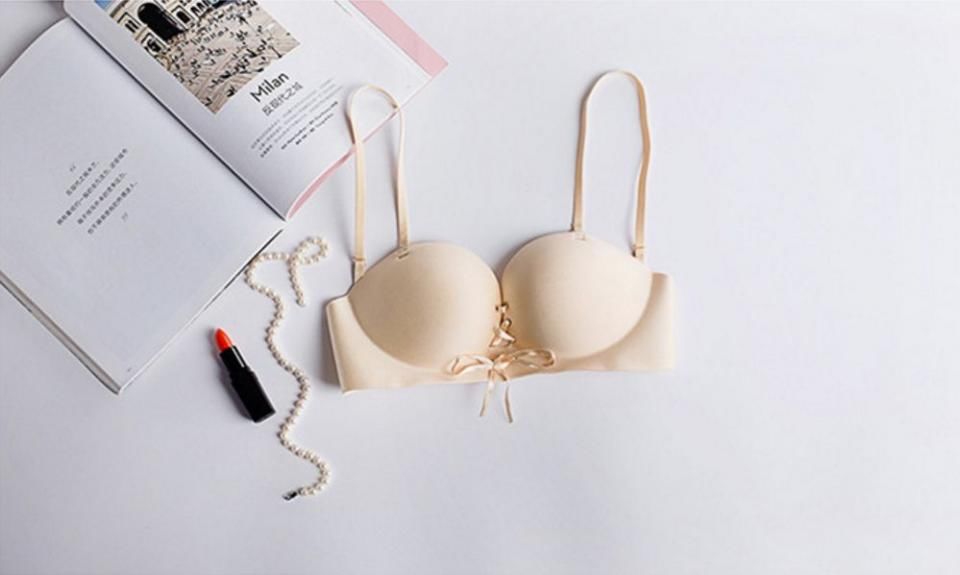 一件万能内衣hold住任何场面!春夏季的露肩露背装了解一下?