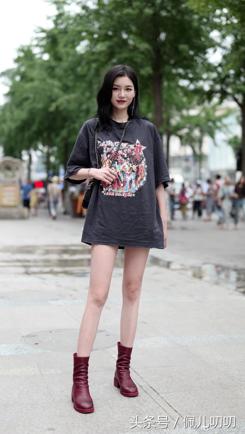 路人街拍:杭州街头的大长腿气质美女姐姐