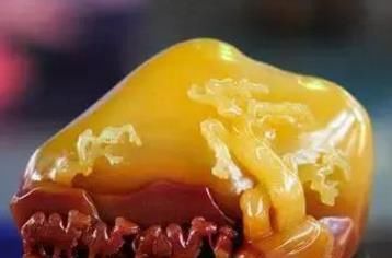  「金丝玉」国内玉雕新宠，美得如此独特的戈壁彩玉