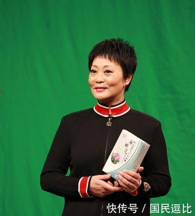 春晚上曾最火的小品女演员,明星老公被抢走了