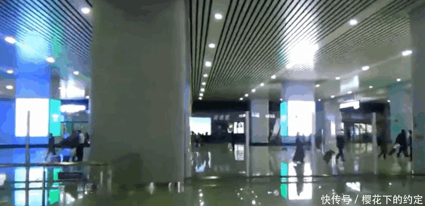 广东最冷清的高铁站，专为外地人服务，一到晚上没人敢坐