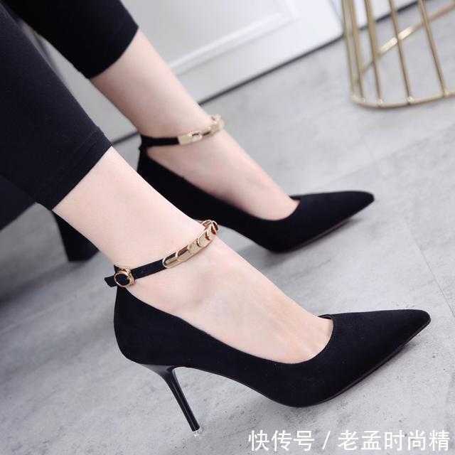 【气质】女人的性感与魅惑离不开一双尖头高跟鞋,让你轻松穿出笔直大长腿!