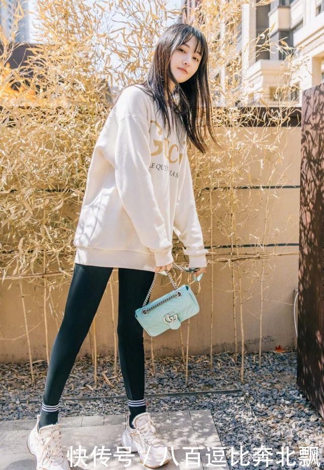 『化身』郑爽化身“暗黑系”白雪公主,看到她头上的蝴蝶结,网友大呼走心