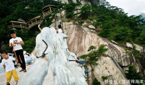 中国最独特景区，一半在安徽一半在湖北，差距有些大