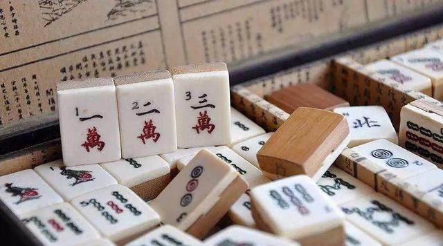 2018年4月每天打麻将必备财位孤位表,看了