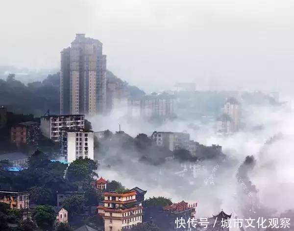 武汉人看重庆,夜景很漂亮!旅游感觉比成都好,但不够休闲