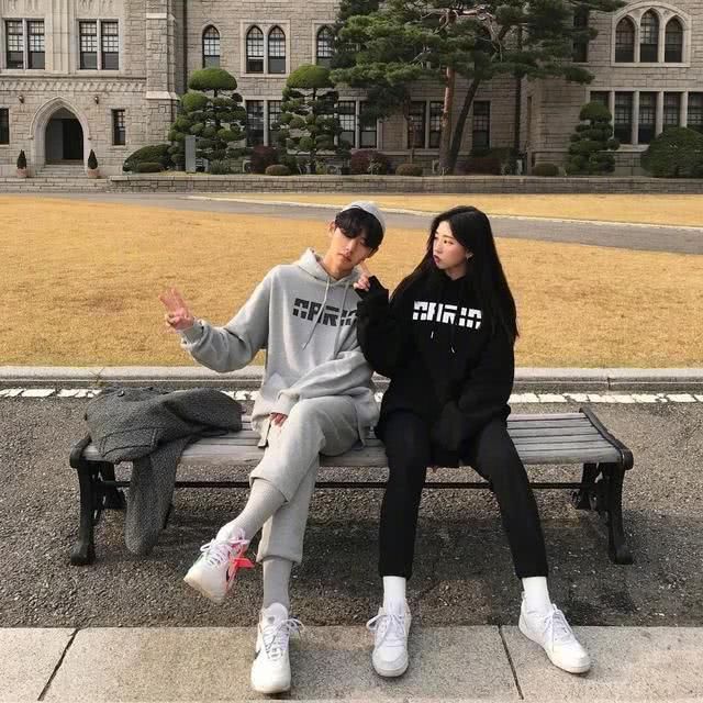  『下搭一』私藏的9套情侣装，款式简单却显高级感，男生快分享给你女朋友