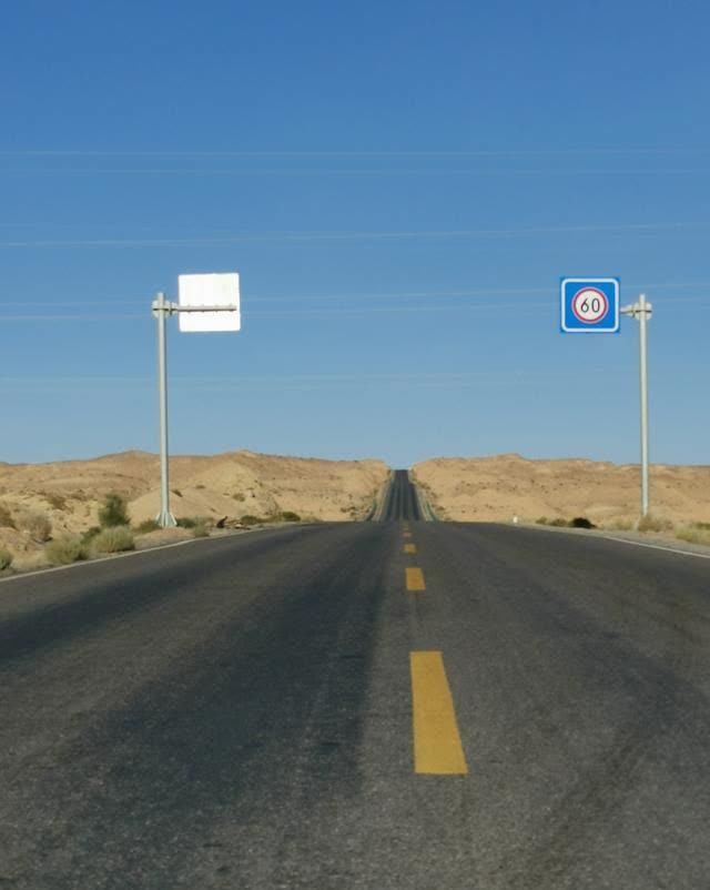 走最美公路—中国版66号公路，穿越无人区抵达亚洲最大雅丹风貌区