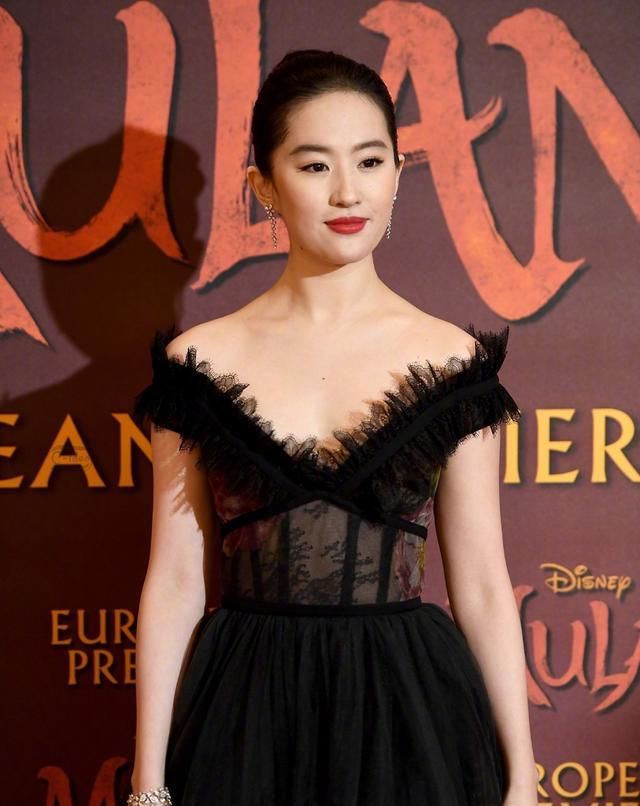  【纱质连衣】“美人在骨不在皮”,这句话都是什么意思?