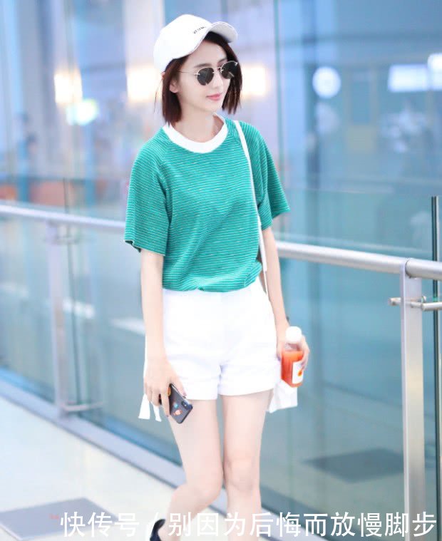 佟丽娅为新戏接长发，秒变18岁美少女，换了发型堪比整容