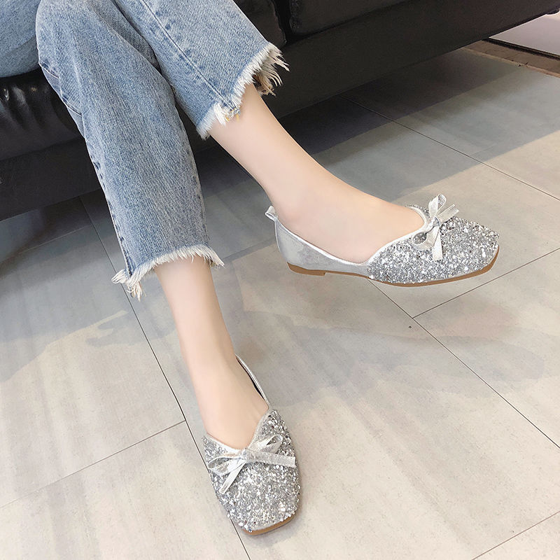 别傻傻穿去年的凉鞋了，今年最流行穿瓢鞋，时髦又好穿