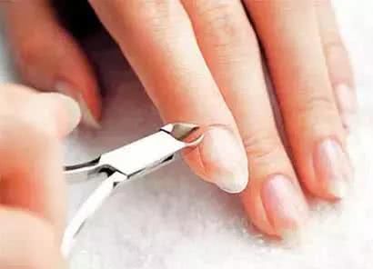  『理想』留长指甲好不好？指甲的理想长度是多少？为了健康，多了解下吧