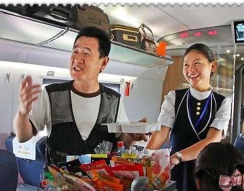 一趟火车几千乘客，为什么几十份盒饭都卖不掉？乘务员说了句实话