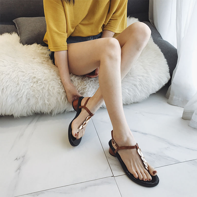 玉足当然配美鞋,几款美鞋显脚又白又嫩,简直美的不要不要的~