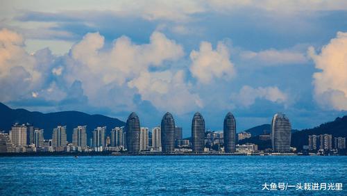 三亚游客越来越少，因价格“两幅面孔”，低价卖本地人高价卖游客