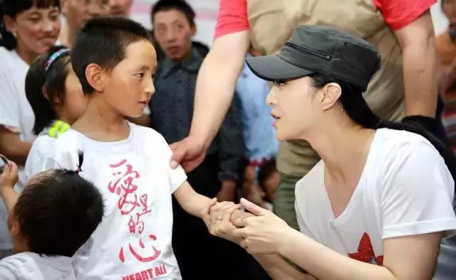 范冰冰时隔两月再点赞“爱里的心”,却被网友解读为水军删评