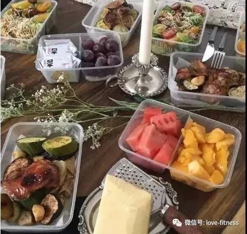 从100公斤减到50公斤，如今她漂亮到亲妈不敢认!