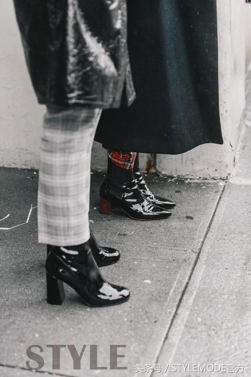 这个秋天，光感漆皮才时髦拉风！