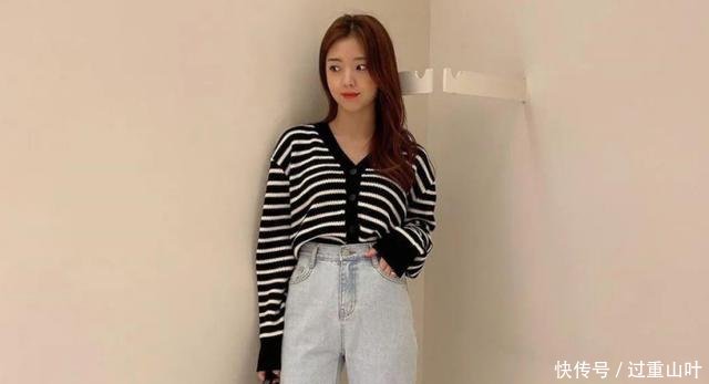 针织衫@腿粗不知道如何搭配试试泫雅裤子吧,穿上去大方又美丽