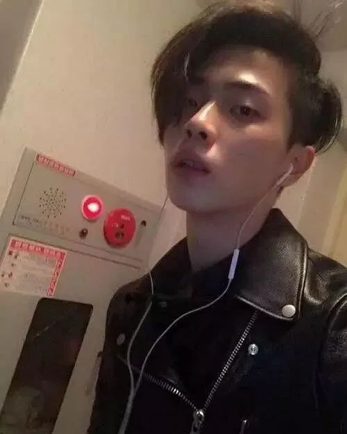  ＂source＂:＂qt:levelL初春你想好新发型了嘛