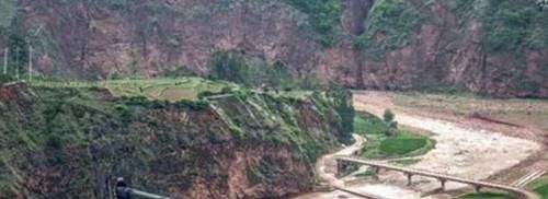  「鸣笛」中国最悲壮的大桥，每次火车经过时，都要鸣笛30秒，只