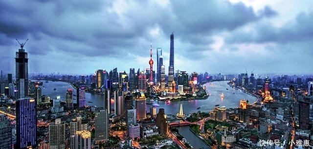  「新鸿基」香港老太花200亿内地买地，再花300亿盖楼，不用跟银行借一分钱