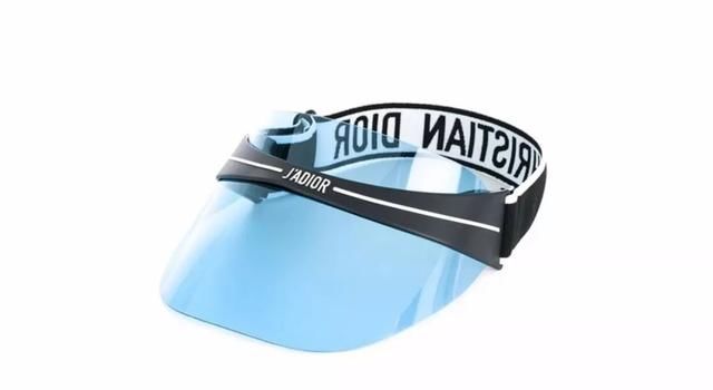 撑伞嫌费劲?时髦女防晒都选择戴这顶洋气的帽子!