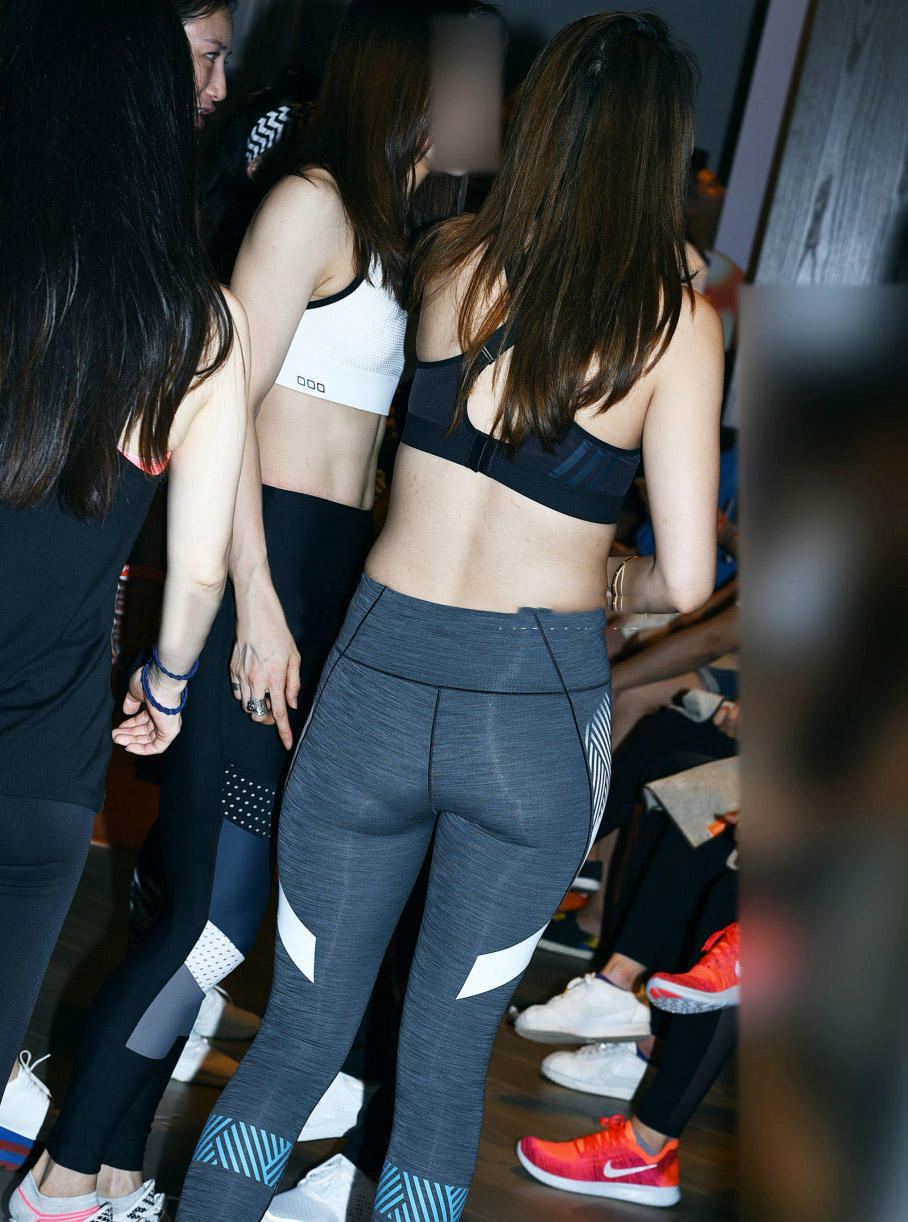 健身小少妇紧身裤穿出女神范，浑圆紧致的臀部不愧于她大女人的风