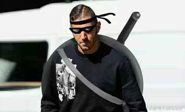 本泽马发文感谢皇马，经纪人辟谣遭猜测！背锅侠何去何从？