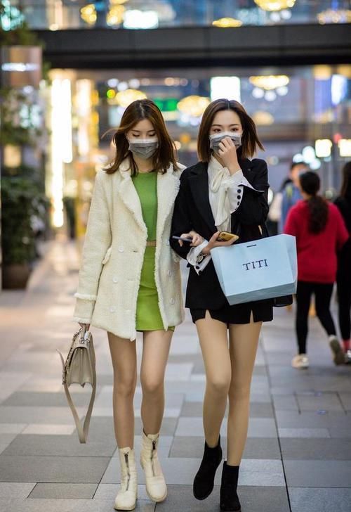  「明白」最潮范儿美搭，绿色衣服应该怎样搭？看到她们的搭配方式你就明白了，难怪自己土
