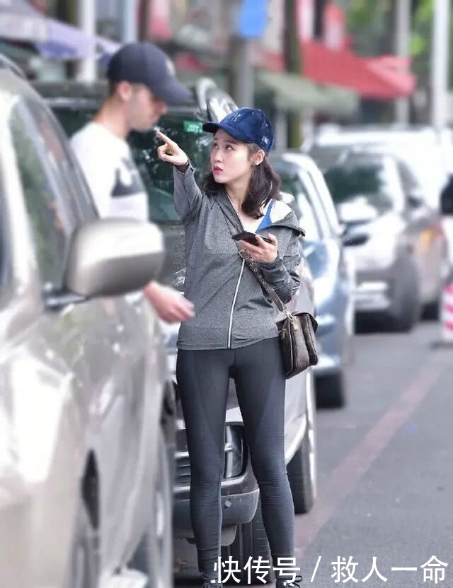 穿健美裤@修身束腰的健美裤,摆脱了“游泳圈”的困扰!