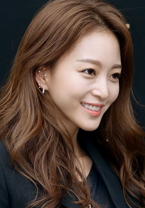 跟着《延禧攻略》学戴耳饰，今夏你最时尚