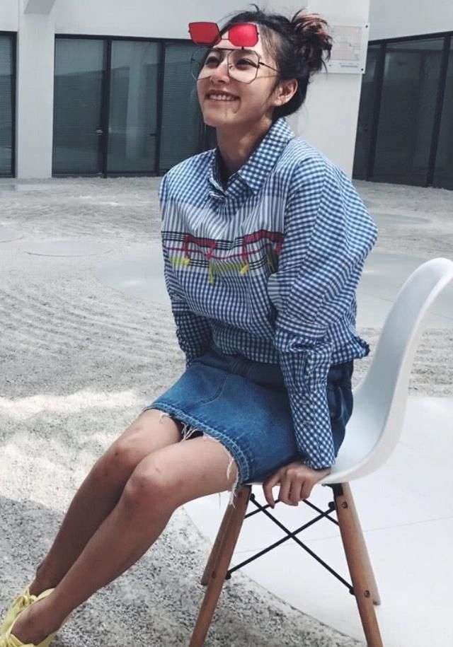 王思聪不喜欢网红了？“新欢”陈雅婷穿搭时尚，俏皮可爱很迷人！