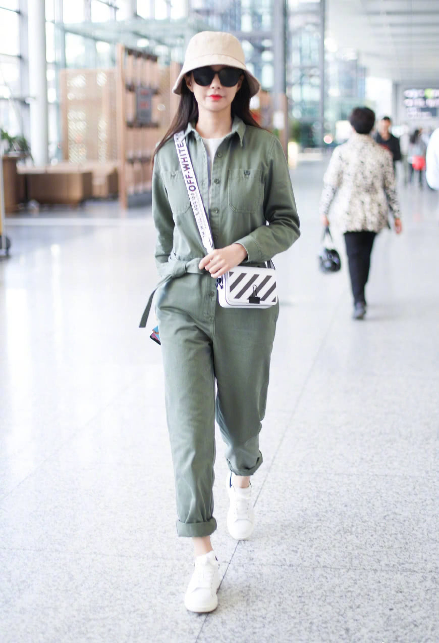 同是工装风搭配，唐嫣大气又惊艳，谭松韵清新，李沁却个性十足