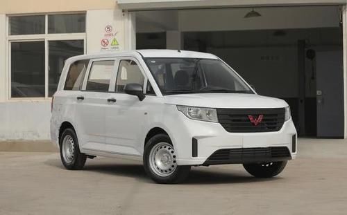 『级推荐车型』你想要的“面包车”基本都在这,其中1款配冰箱彩电,像移动宫殿