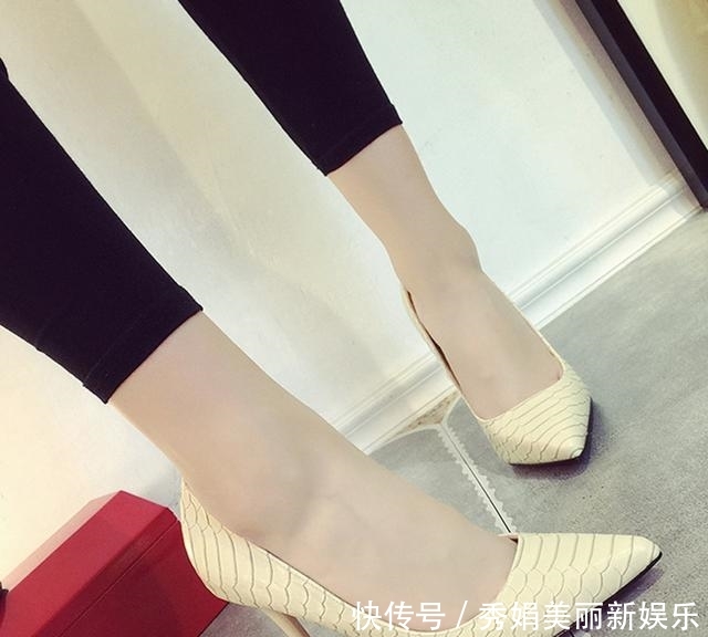 「女人」细跟高跟鞋是每个女人的必备款,优化身材比例