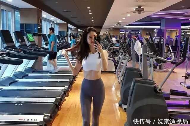 不敢挑战打底裤外穿干净又简洁，你还在担心什么