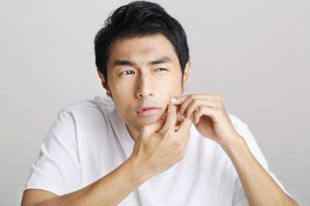  [青春痘]男士也长痘，注意这些生活细节远离痘痘