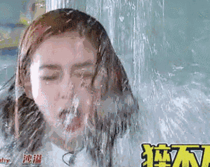 孩子哭闹、强行检查他人手机,杨颖真是一不小心又被黑