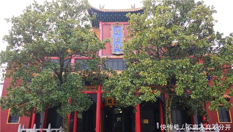 武汉有座“园林古寺”,全国都罕见,传说超灵验