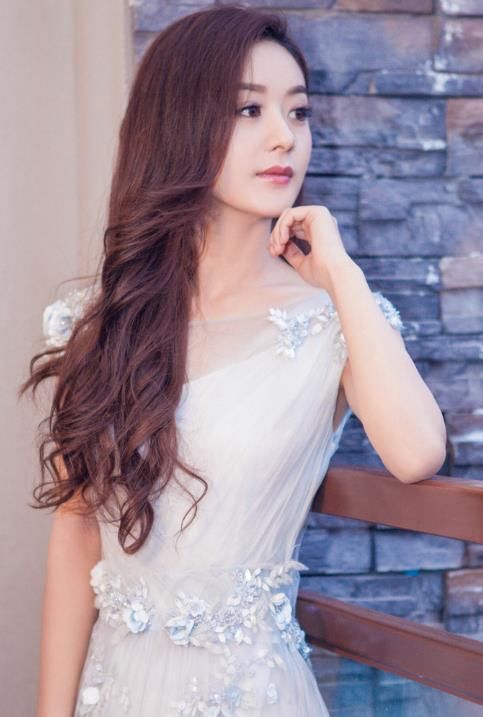 赵丽颖再上热搜，澄清没怀孕却意外证实恋爱情况？网友：看不懂了