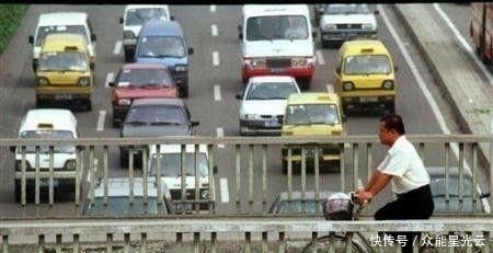  「图为北京」1996年中国老照片： 图4现在已经绝迹、图8是当时的有钱人