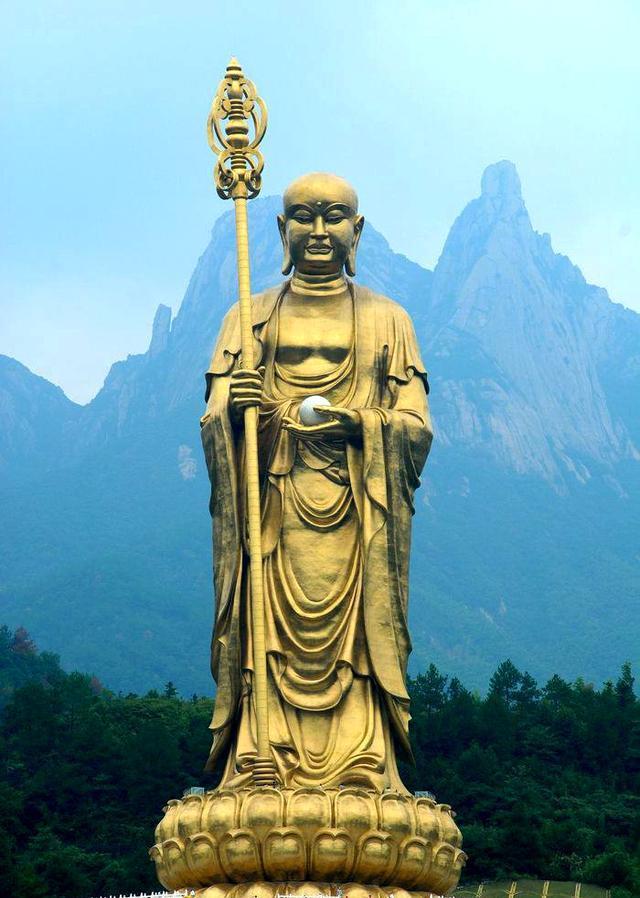 世界最大地藏王菩萨佛像，耗资15亿建成，如今免费也无游客再去